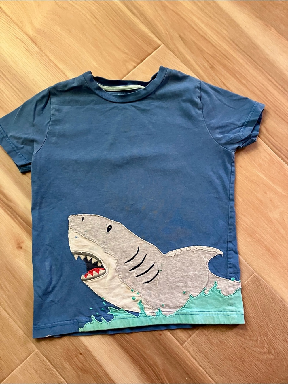 Mini Boden Blue Tee with Shark Applique size 5-6